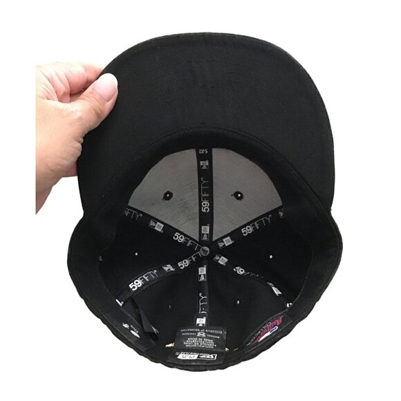 MLB PITTSBURGH PIRATES FLEXFIT 6 5/8 BLACK HAT - Picture 6 of 6